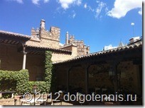 Толедо. Внутренний дворик средневекового испанского дома.