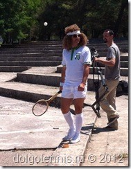 Участник фестиваля ретро-тенниса.